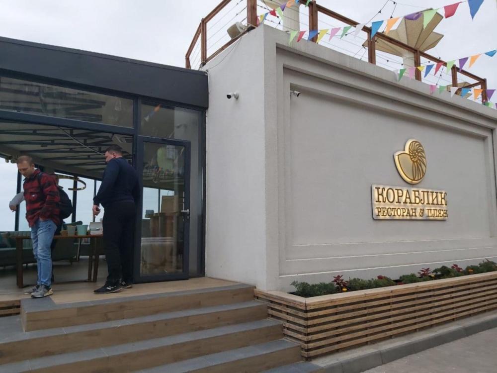 Апартаменты У Моря Magnit Первая Линия Odessa Extérieur photo