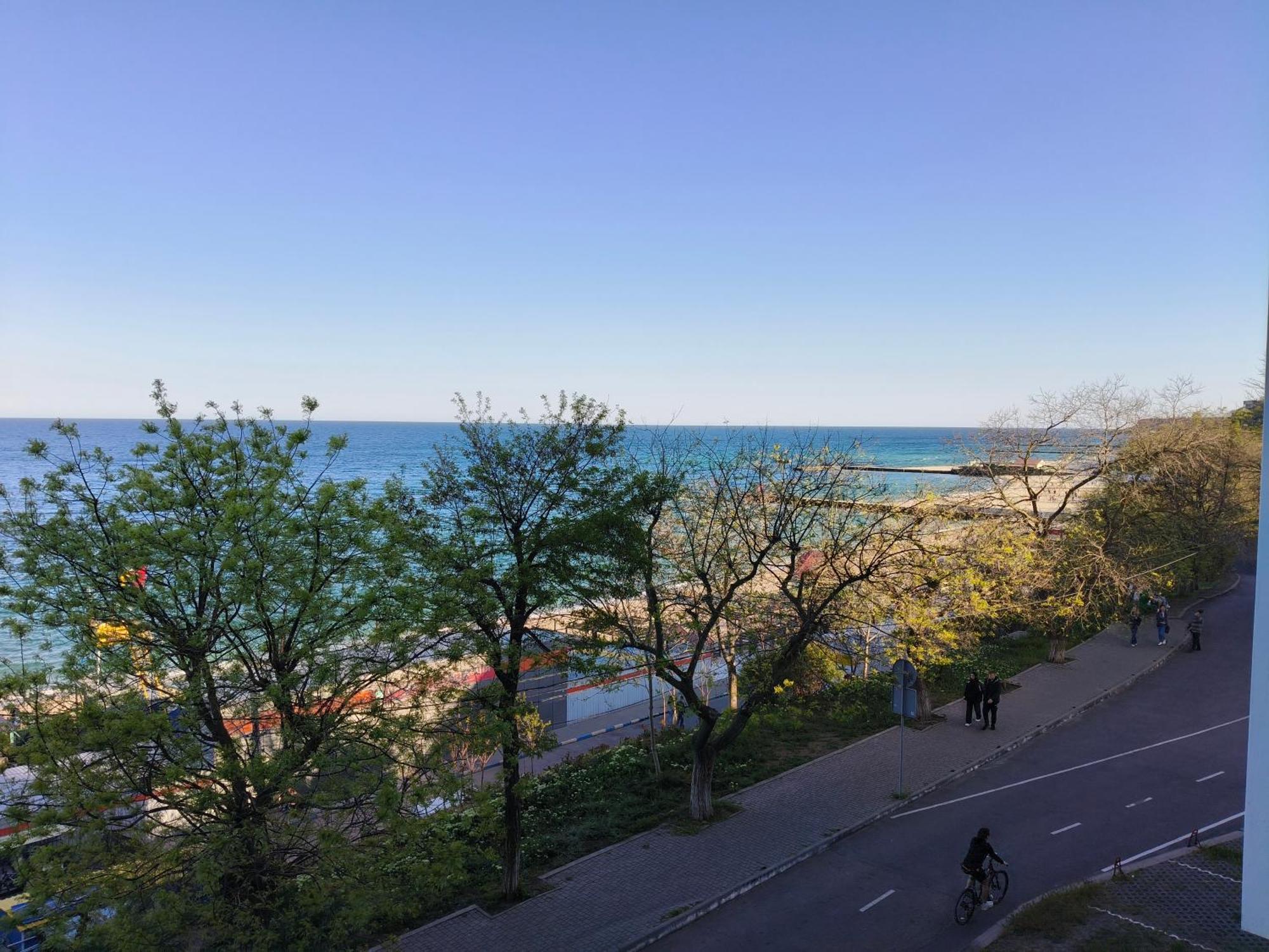 Апартаменты У Моря Magnit Первая Линия Odessa Extérieur photo