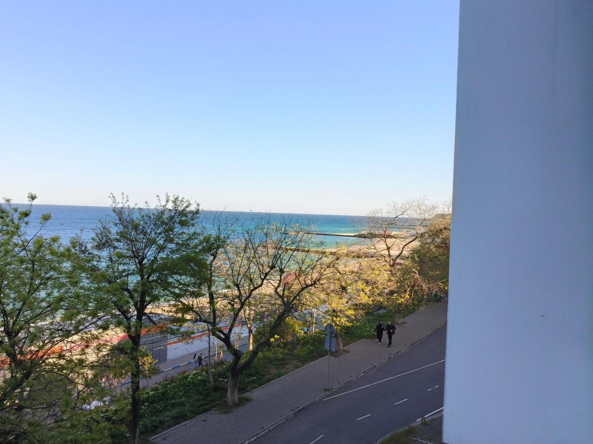 Апартаменты У Моря Magnit Первая Линия Odessa Extérieur photo