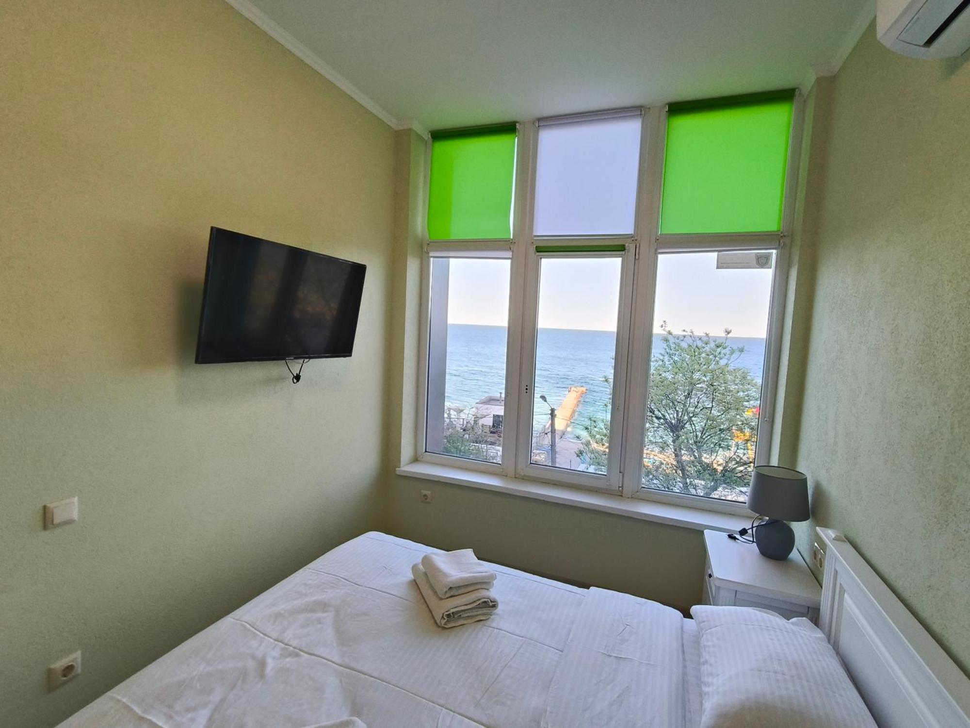Апартаменты У Моря Magnit Первая Линия Odessa Extérieur photo