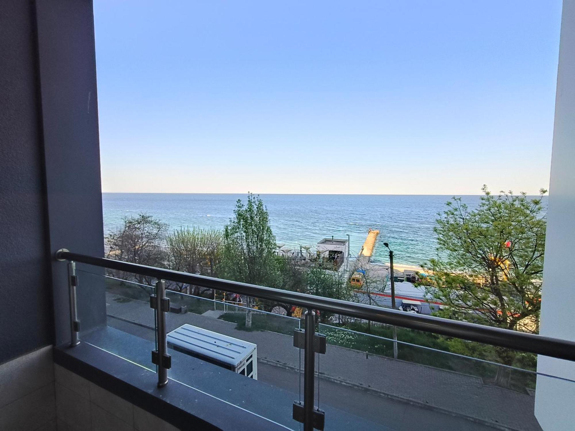Апартаменты У Моря Magnit Первая Линия Odessa Extérieur photo