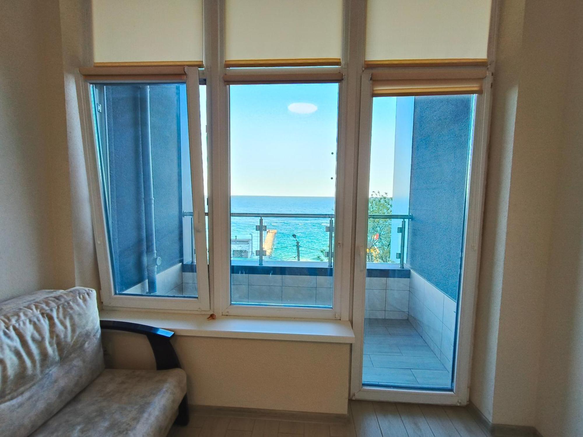 Апартаменты У Моря Magnit Первая Линия Odessa Extérieur photo