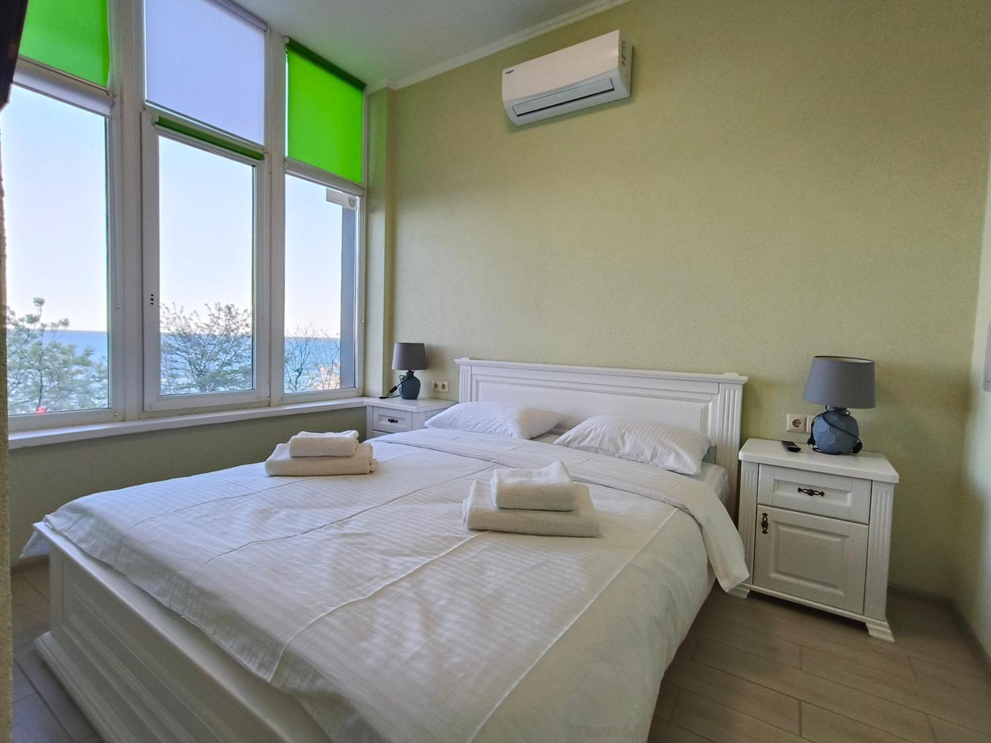 Апартаменты У Моря Magnit Первая Линия Odessa Extérieur photo