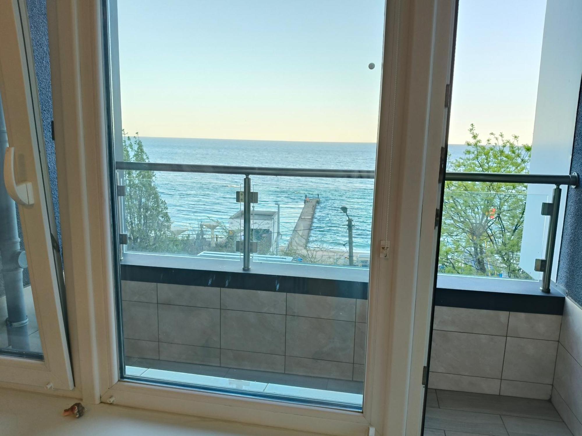 Апартаменты У Моря Magnit Первая Линия Odessa Extérieur photo